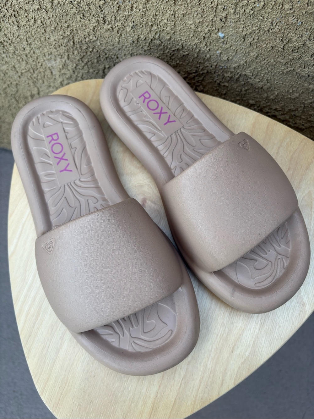 Roxy Women’s Nude Beige Slide Sandals - Picture 2 of 4